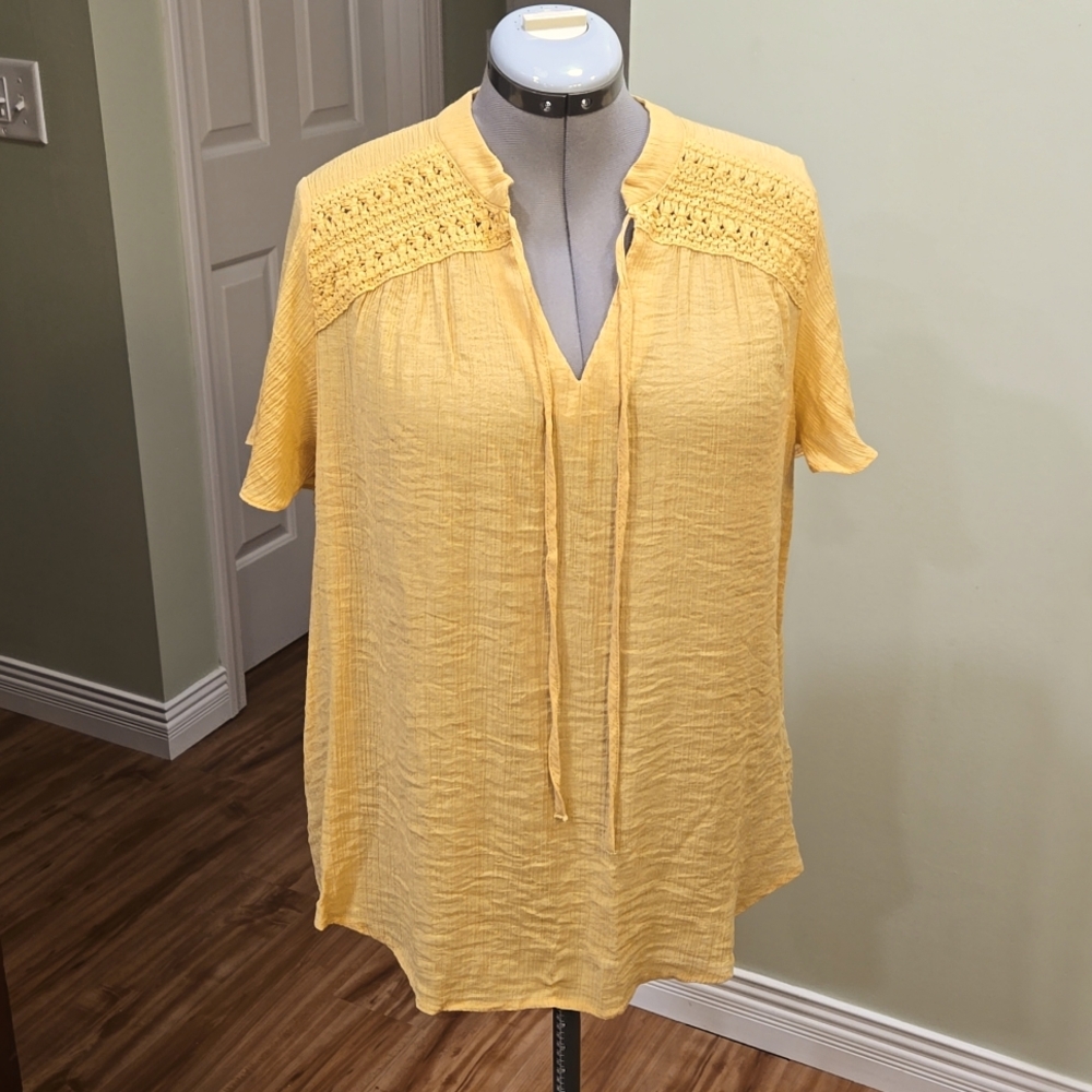 3XL light lace ruffle mustard top great condition like new